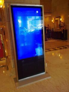 青島廣告機行業概覽 東升廣告機、液晶廣告機與數字標牌的崛起